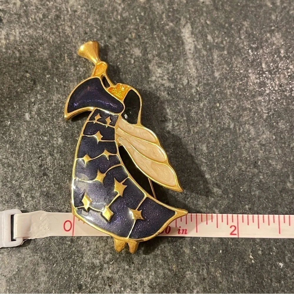 Vintage Christmas Trumpet Angel Dark Pearled Purple Enamel &‎ Gold Brooch Pin